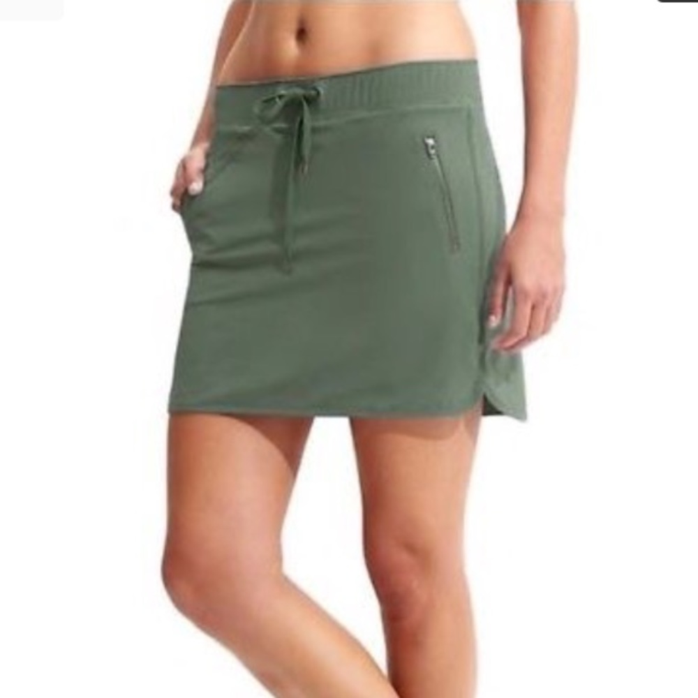 Athleta Stretch-In Skort Sporty Skirt Short Green